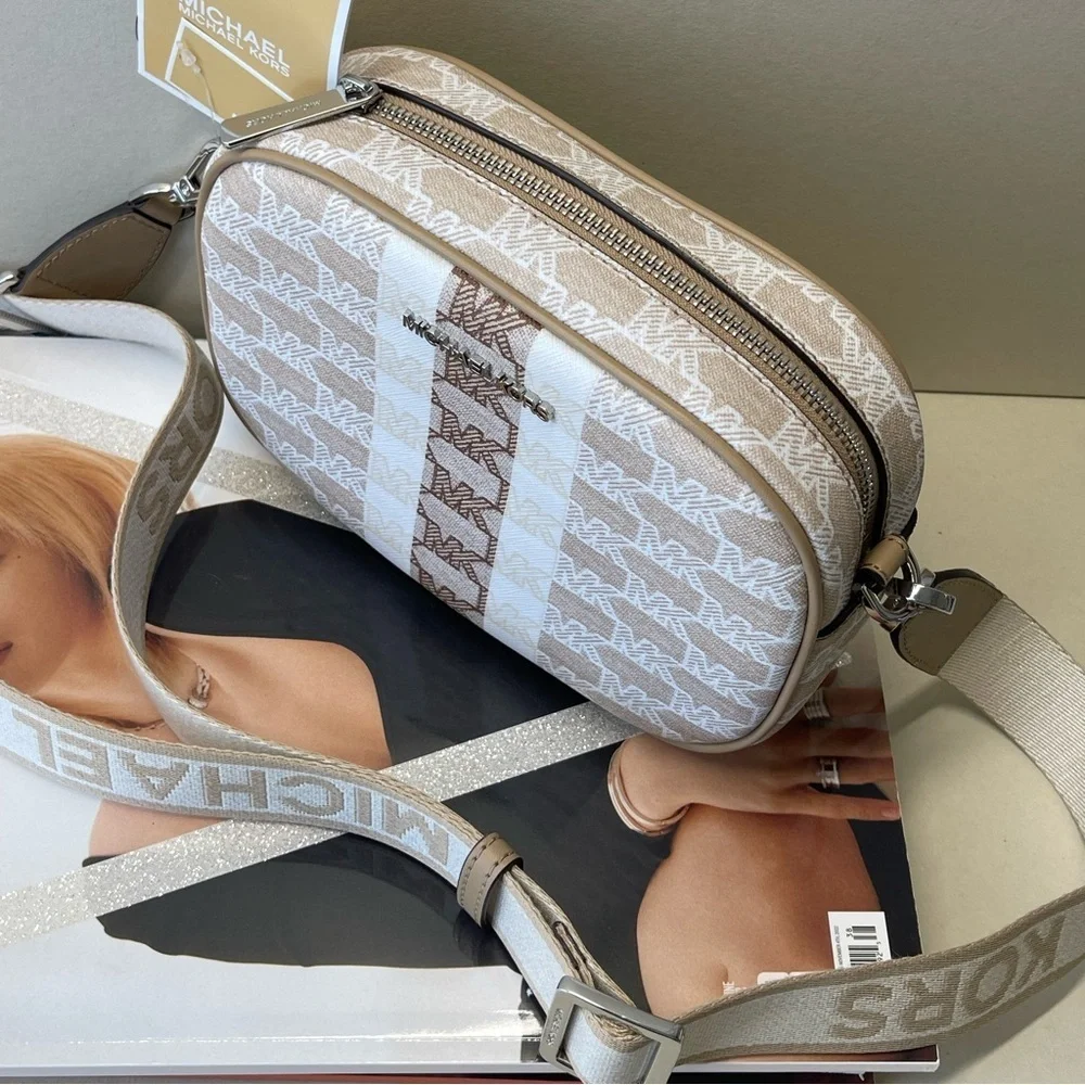(new+tag) Michael Kors jet set travel oval camera crossbody color camel khaki